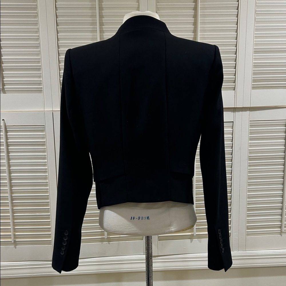 New BCBG Maxazria Elegant Black Women's Blazer in perfect condition - Picture 9 of 11